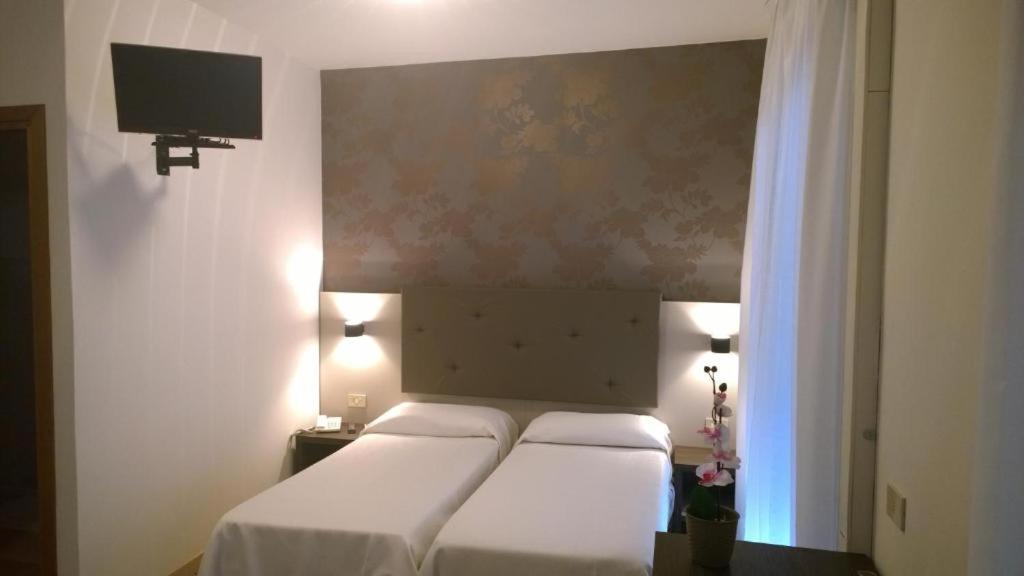 Hotel Gambrinus Lignano Sabbiadoro Bagian luar foto