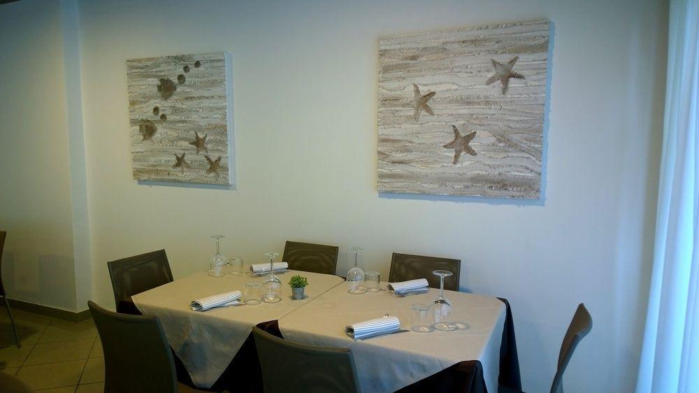 Hotel Gambrinus Lignano Sabbiadoro Bagian luar foto