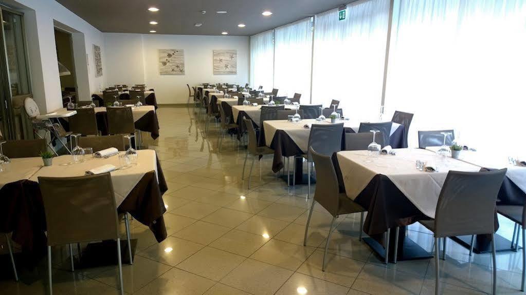 Hotel Gambrinus Lignano Sabbiadoro Bagian luar foto